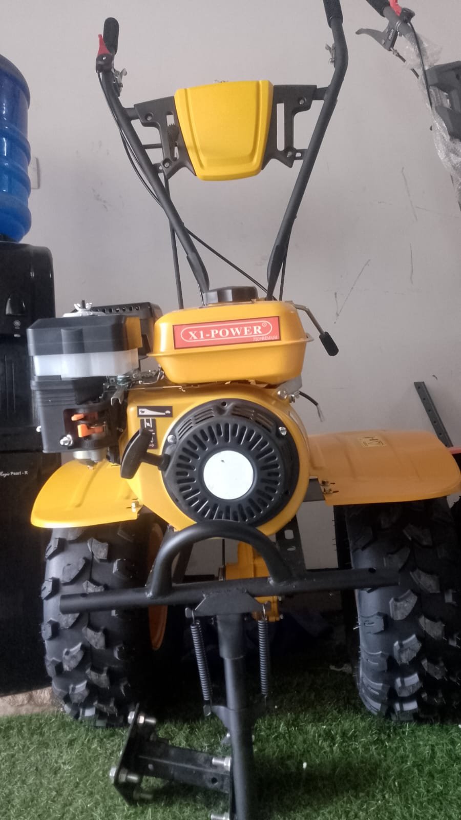 UM Earth Auger 68cc Twin Handle